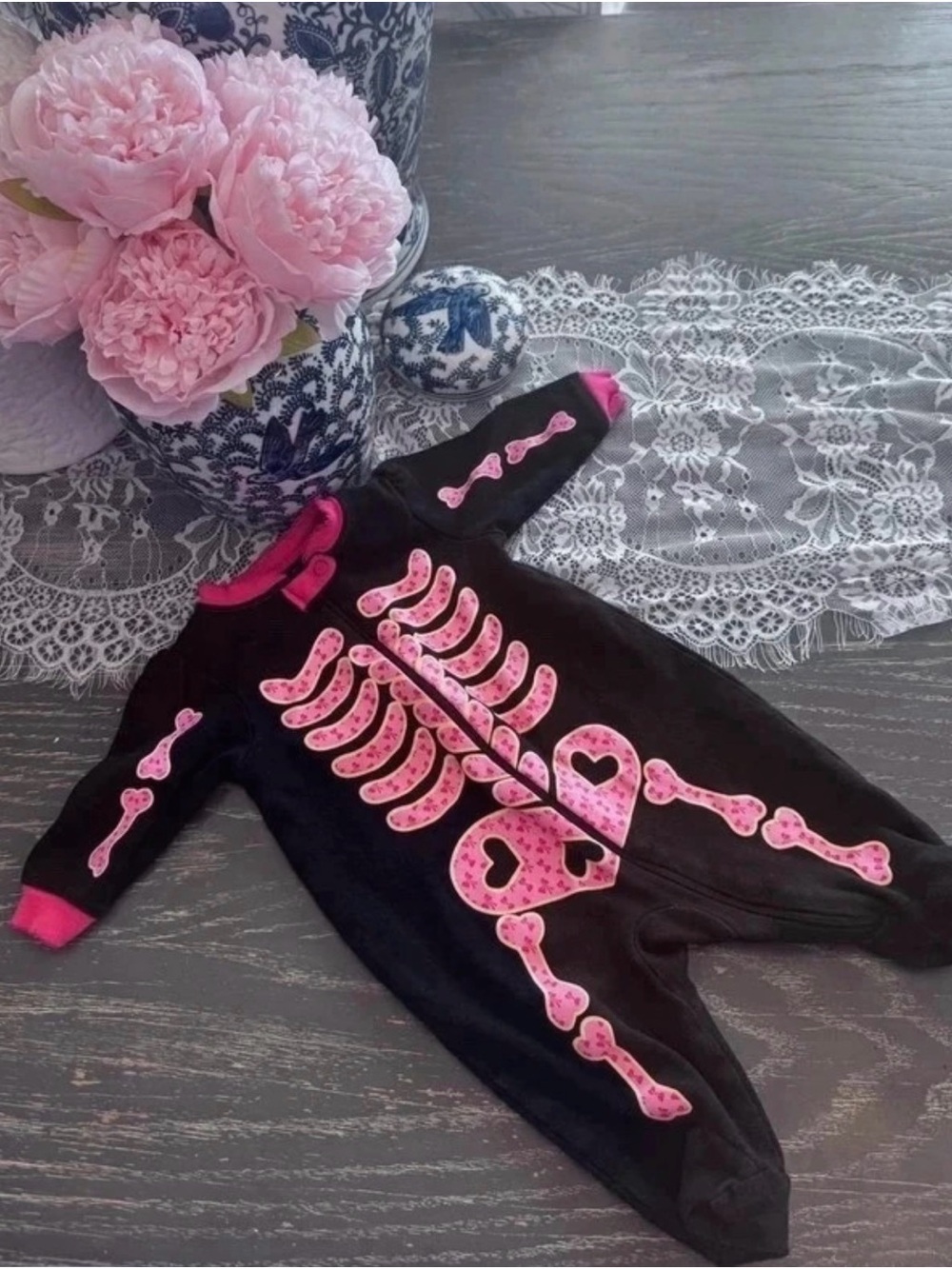 Black & Pink Skeleton One-Piece Romper 0-3 sleeper costume